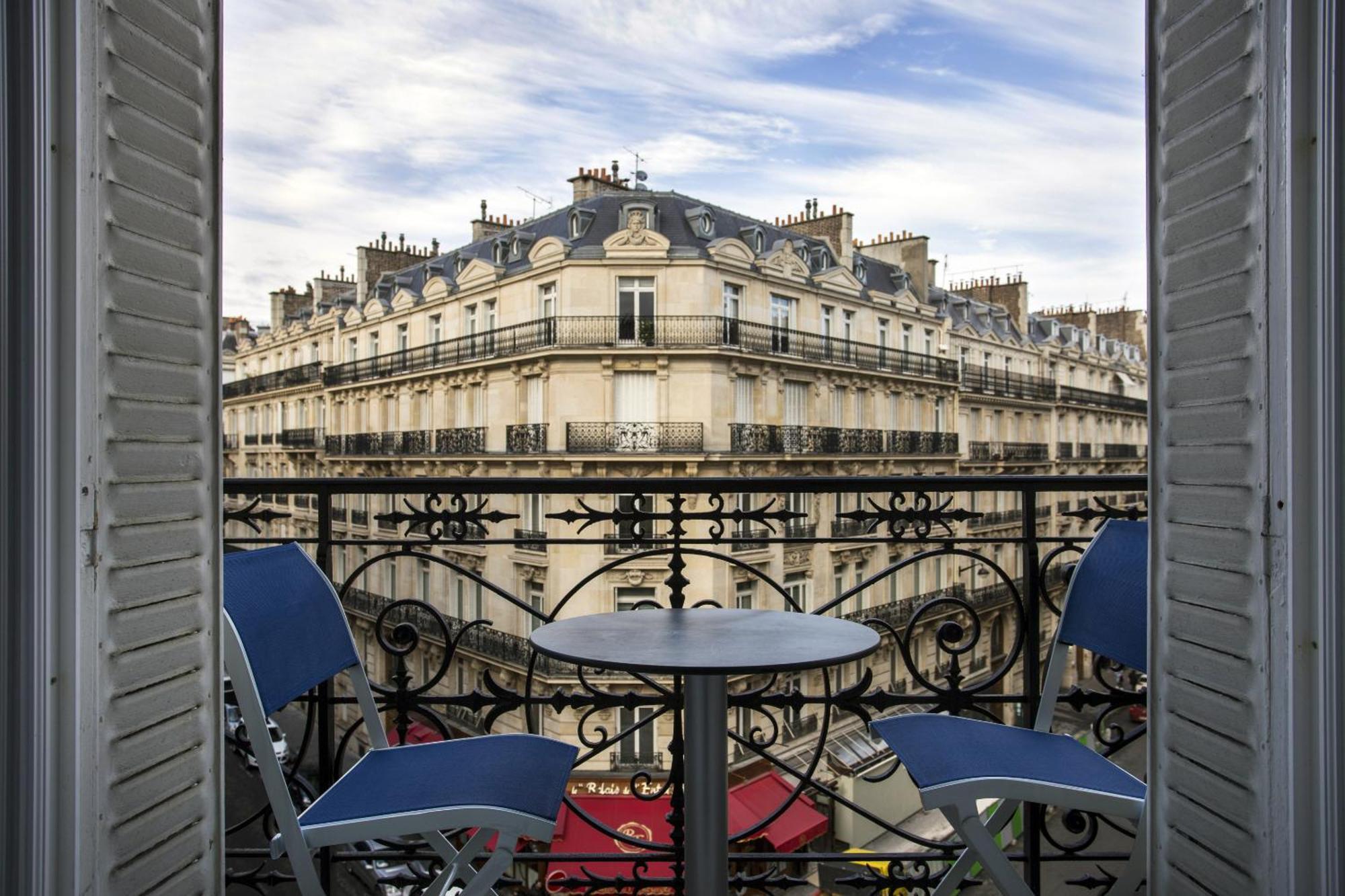 Vestay George V * Paris